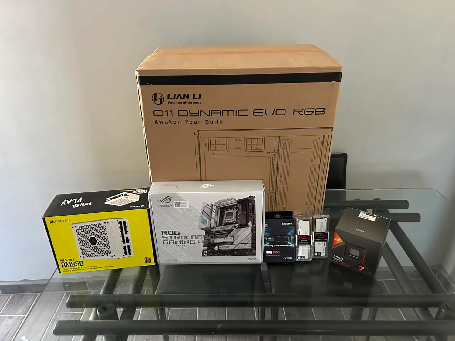 Lian Li O11D EVO RGB Gehäuse White E-ATX Glas Dual-Chamber