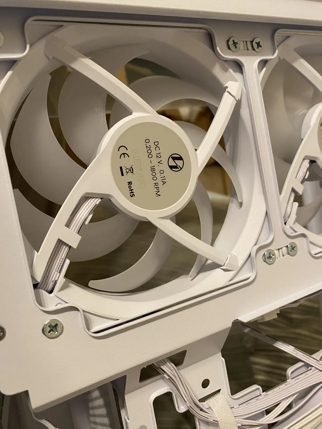Lian Li Vector V100 PC-Gehäuse ATX Glas weiß 4 Lüfter
