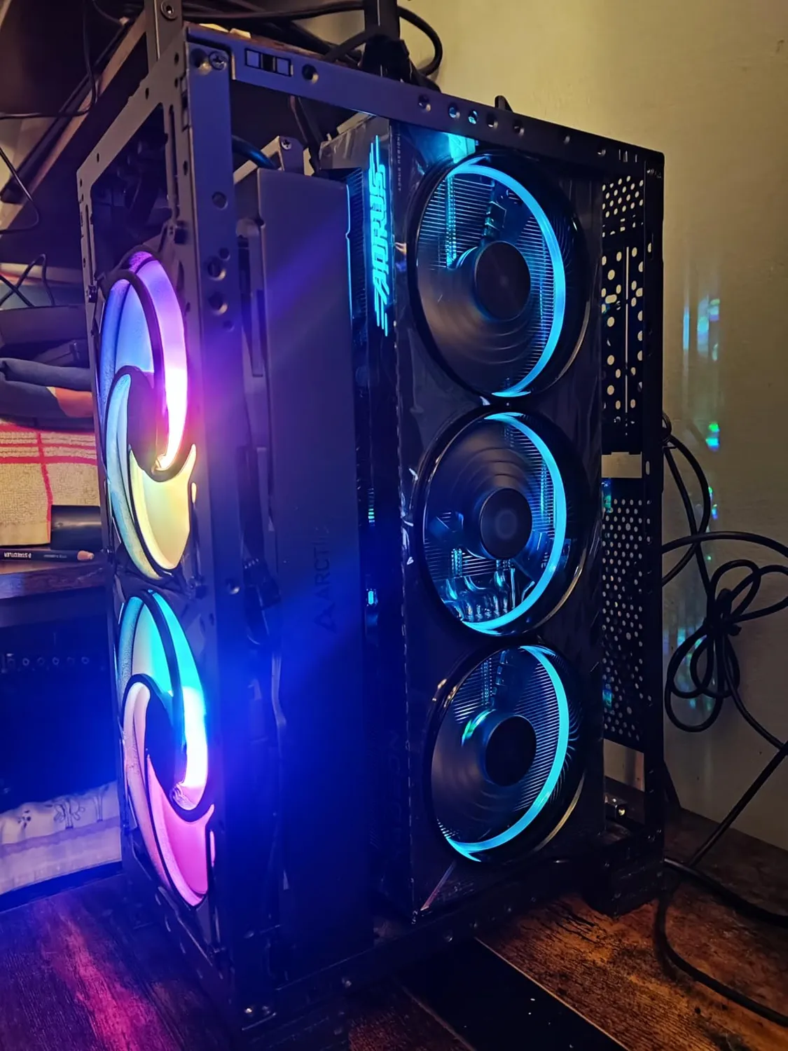 Gigabyte AORUS RX 9070 XT Elite 16G Grafikkarte 16GB