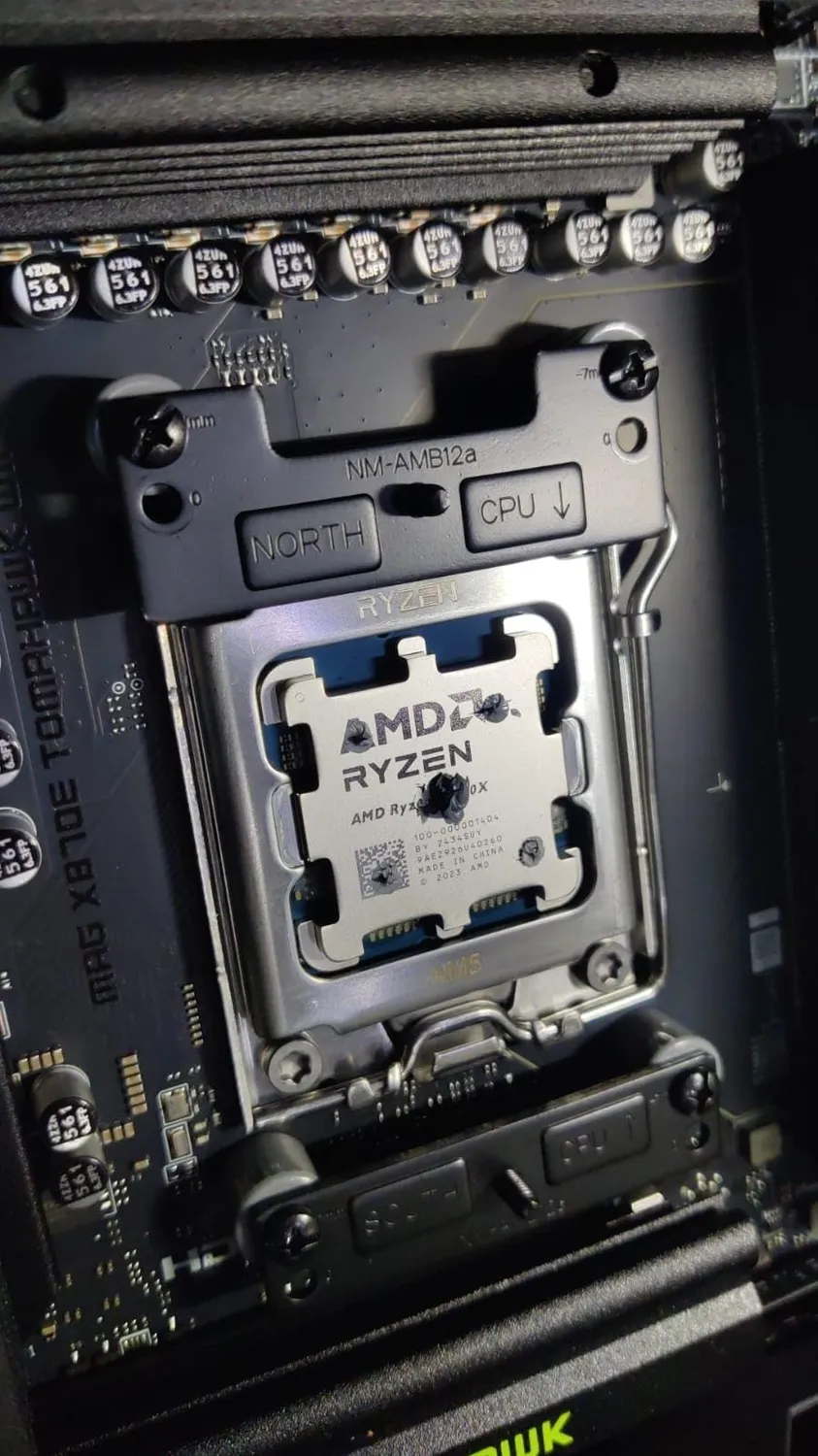 AMD Ryzen 7 9700X Prozessor AM5 65W