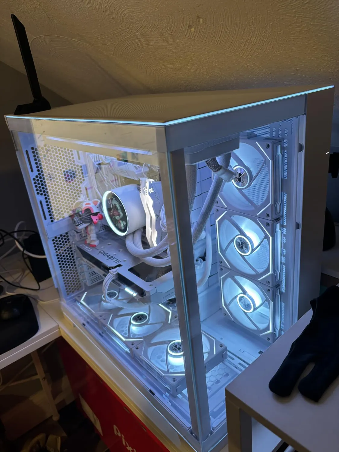 Lian Li O11D EVO RGB Gehäuse White E-ATX Glas Dual-Chamber