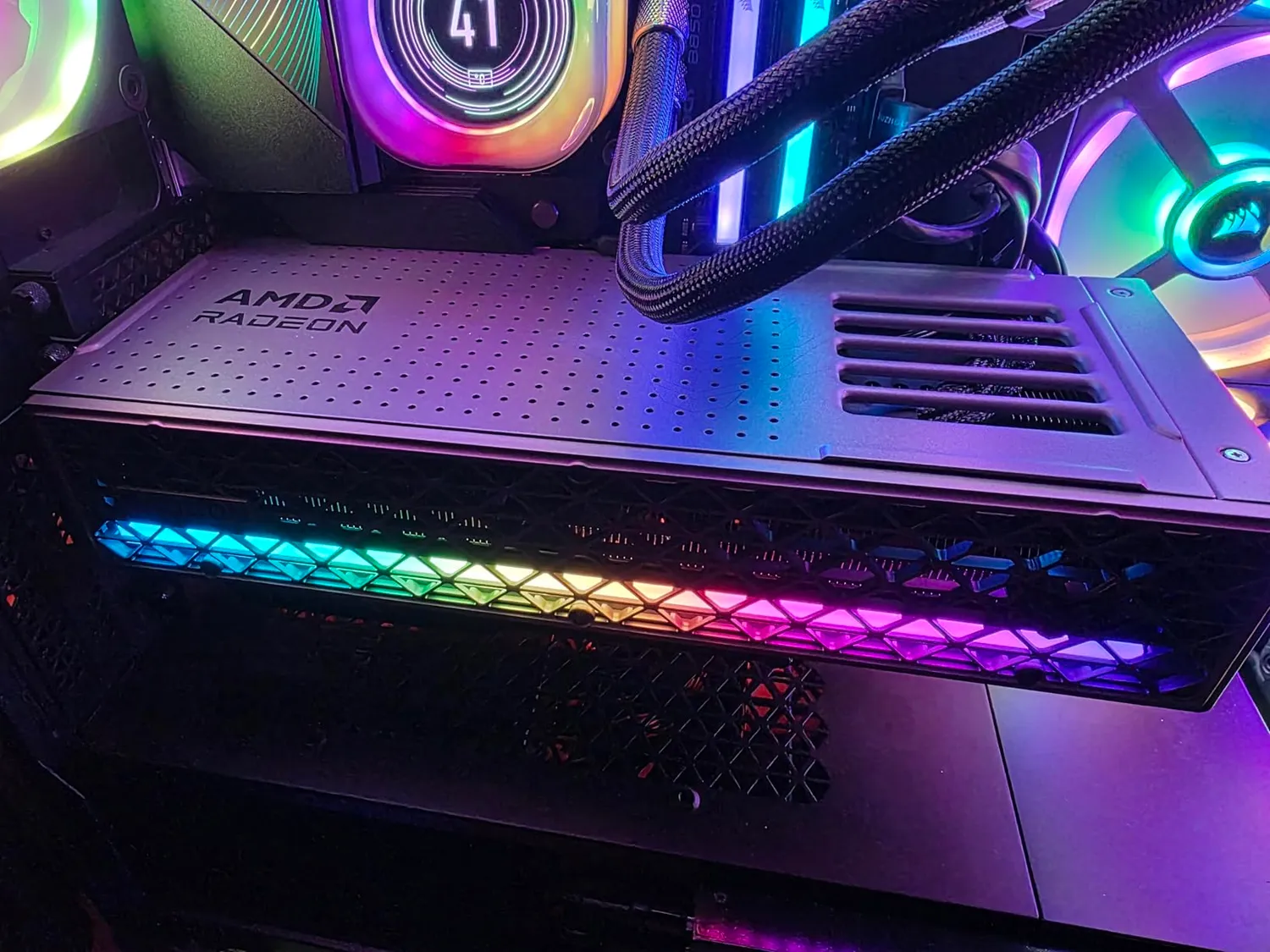 Sapphire Nitro+ RX 9070 Gaming OC Grafikkarte 16GB GDDR6