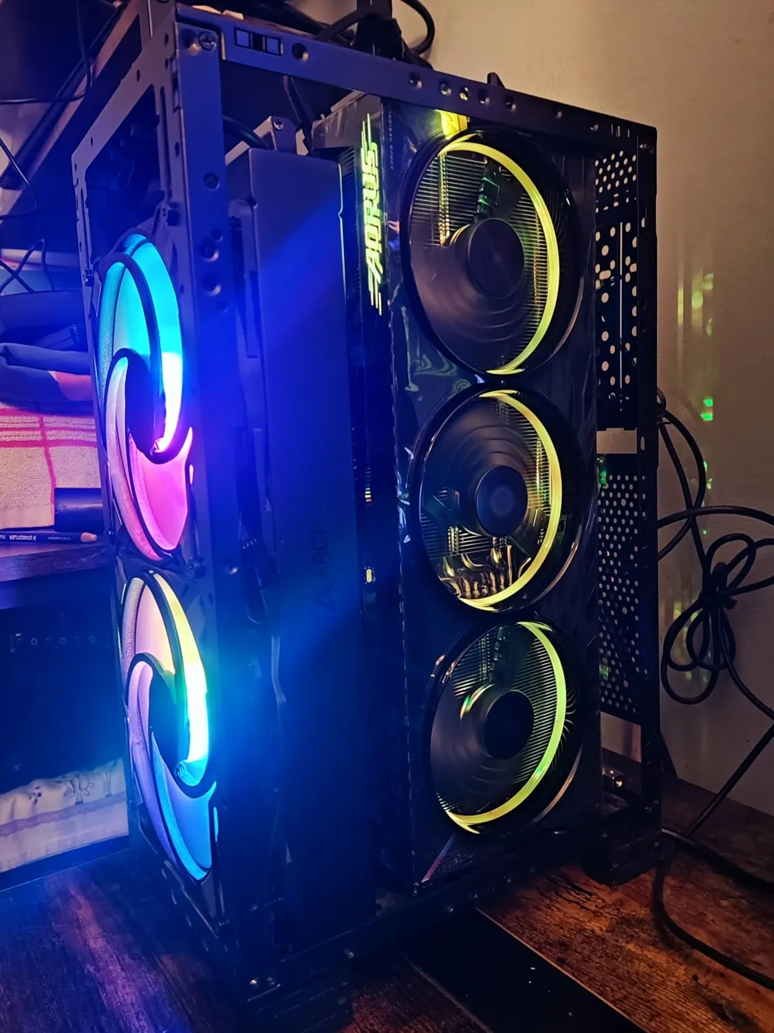 Gigabyte AORUS RX 9070 XT Elite 16G Grafikkarte 16GB